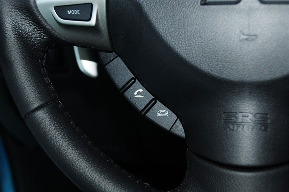 2013款 2.0L AT 四驱旗舰版 内饰