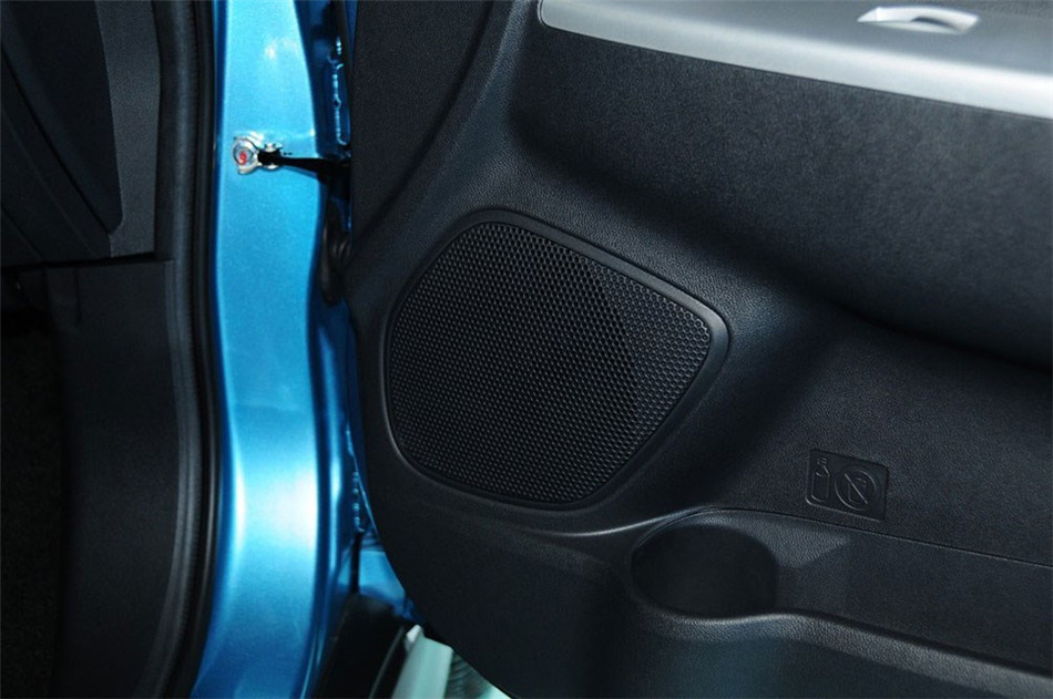 2013款 2.0L AT 四驱旗舰版 座椅空间