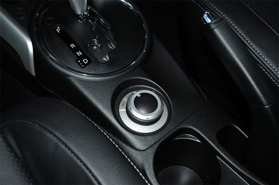 2013款 2.0L AT 四驱旗舰版 座椅空间