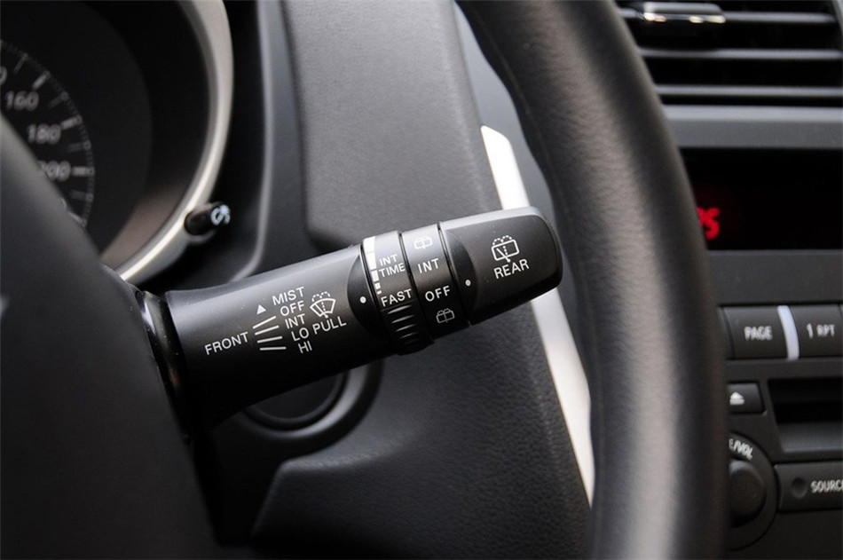 2013款 1.6L MT 两驱标准版 内饰