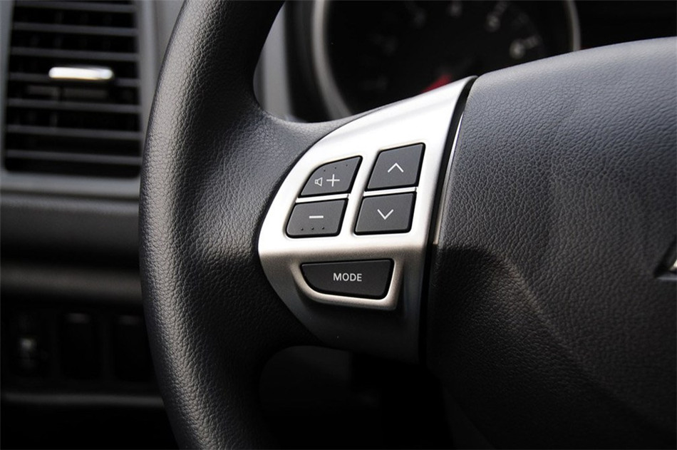 2013款 1.6L MT 两驱标准版 内饰