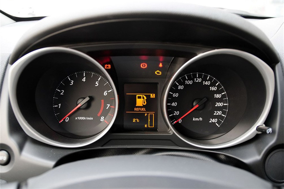 2013款 1.6L MT 两驱标准版 内饰