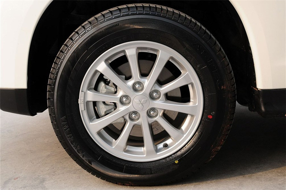 2013款 1.6L MT 两驱标准版 其他