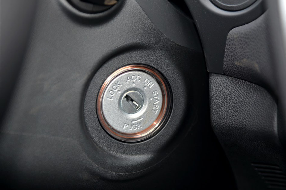 2015款 2.0L 自动两驱精英版 内饰