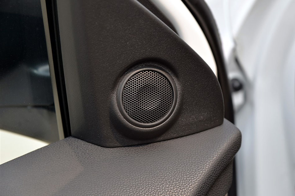 2015款 2.0L 自动两驱精英版 座椅空间