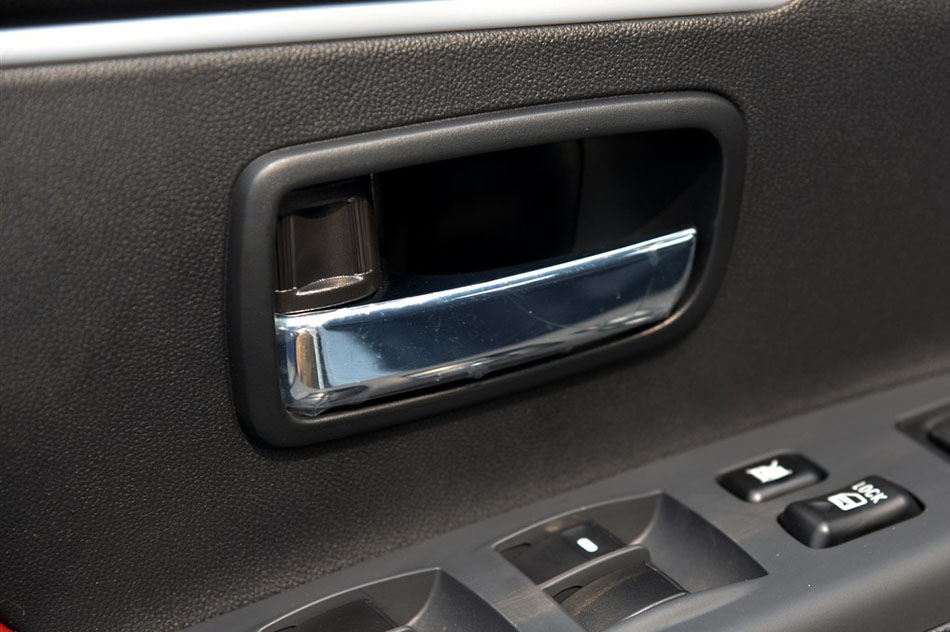 2015款 2.0L 自动两驱精英版 座椅空间