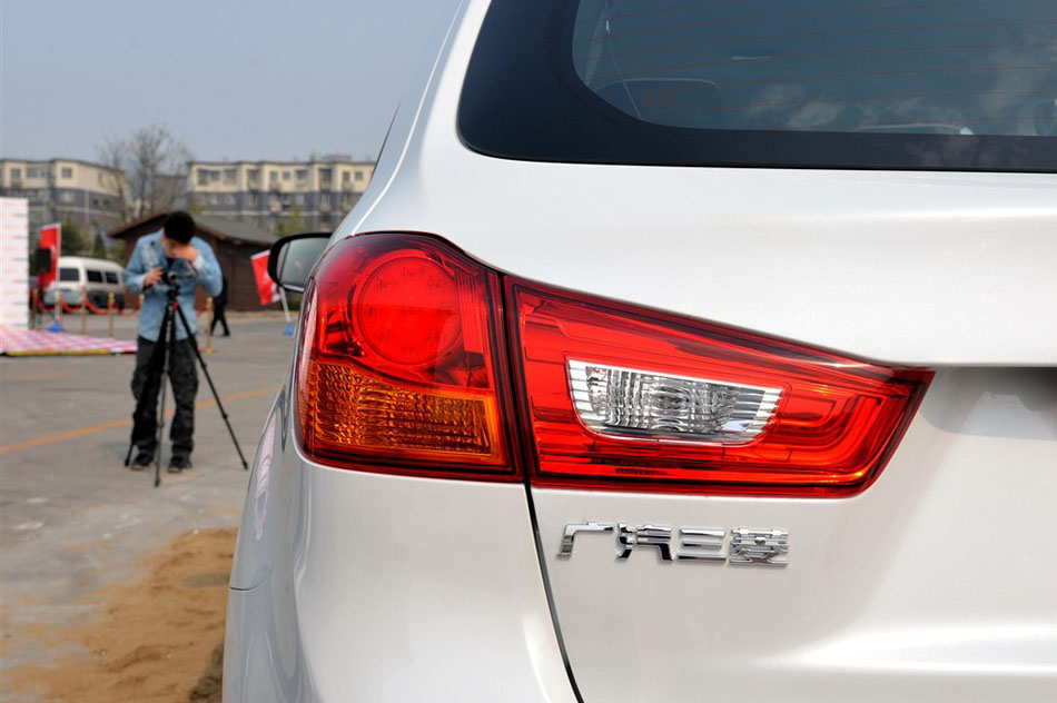 2015款 2.0L 自动两驱精英版 细节