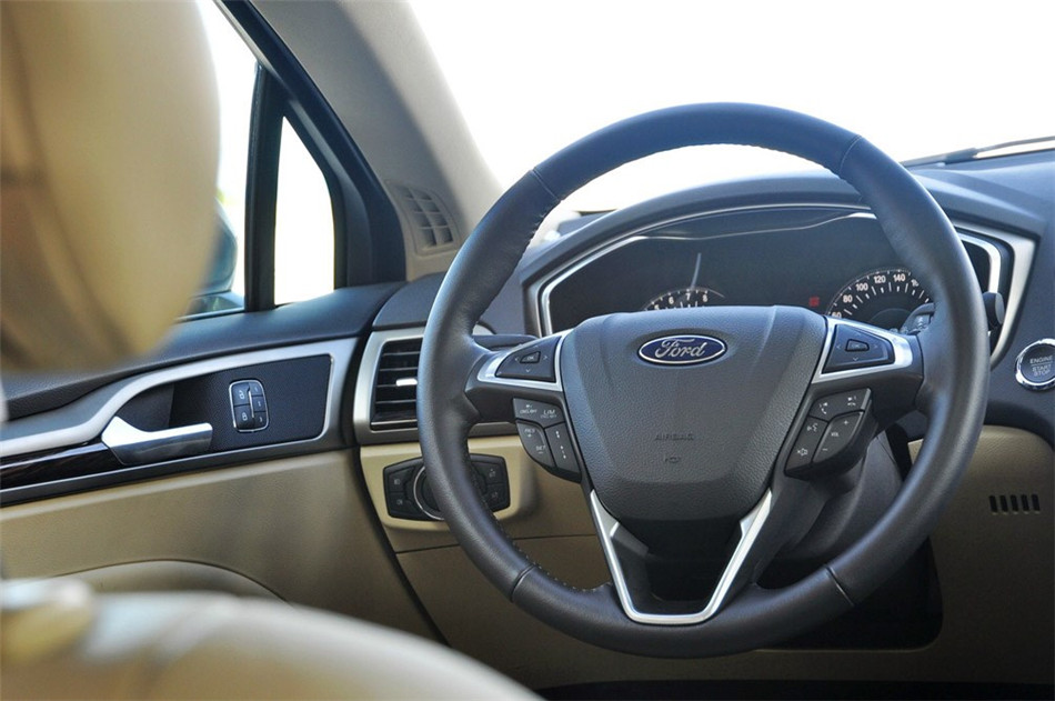 2013款 2.0L AT GTDi240旗舰型 内饰