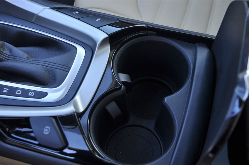 2013款 2.0L AT GTDi240旗舰型 座椅空间