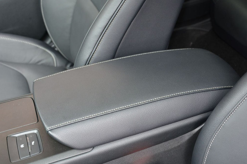 2017款 EcoBoost 245 豪华运动型 座椅空间