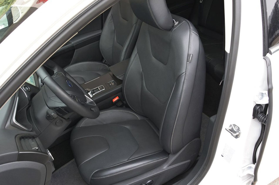 2017款 EcoBoost 245 豪华运动型 座椅空间
