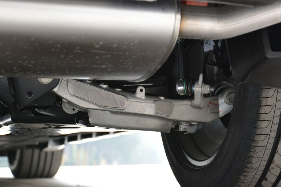 2017款 EcoBoost 245 豪华运动型 引擎底盘