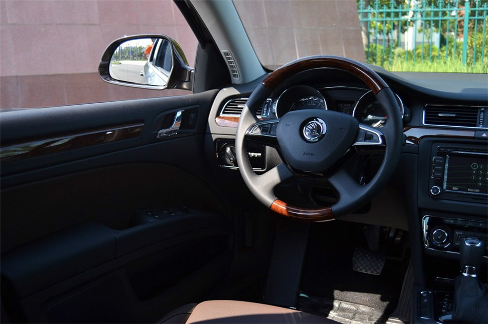 2013款 2.0TSI DSG尊仕版 内饰