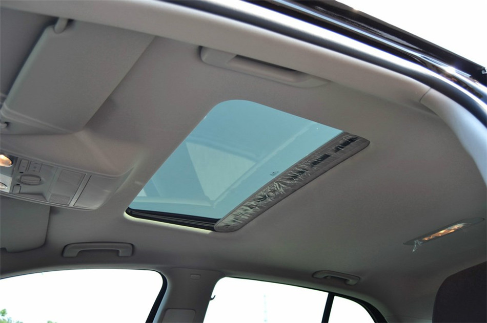 2013款 2.0TSI DSG尊仕版 座椅空间