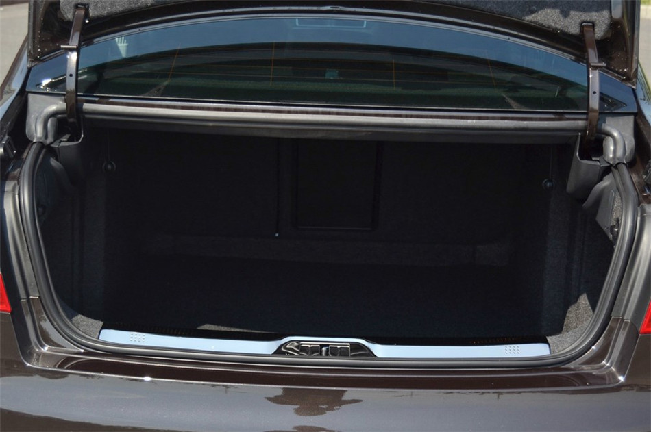 2013款 2.0TSI DSG尊仕版 座椅空间