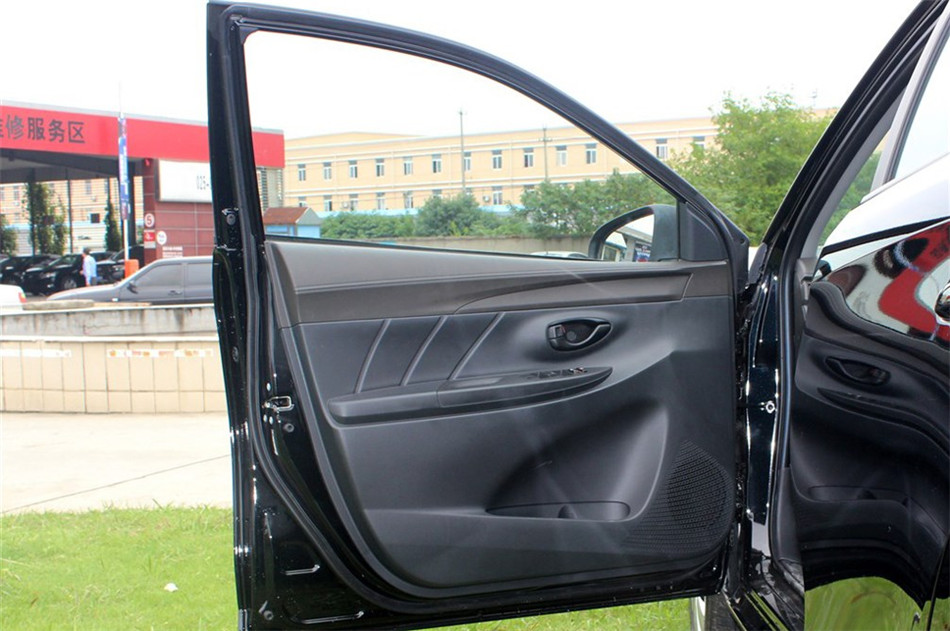 2014款YARiS L 致炫1.3L自动魅动版