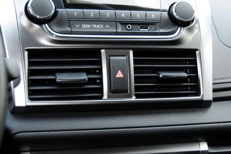 2015款 1.5E 自动魅动版 内饰