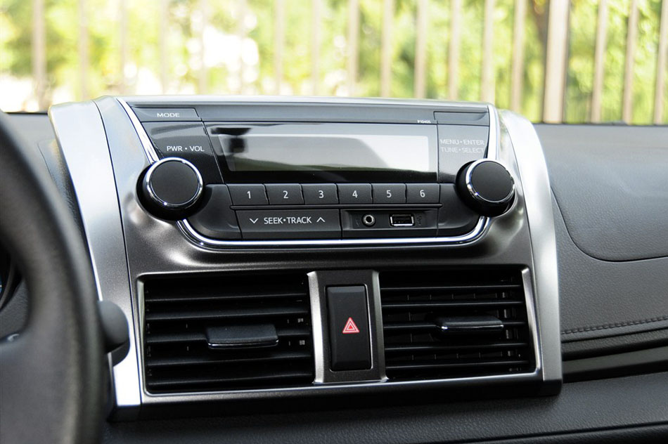 2015款 1.5E 自动魅动版 内饰