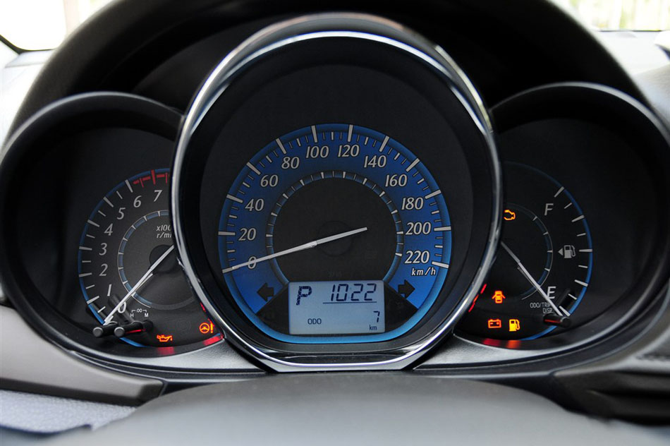 2015款 1.5E 自动魅动版 内饰