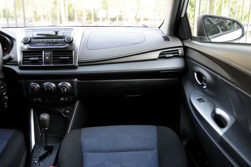 2015款 1.5E 自动魅动版 内饰