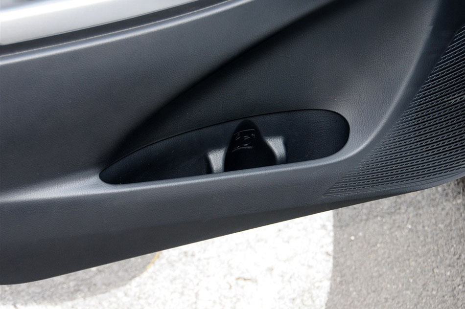 2015款 1.5E 自动魅动版 座椅空间