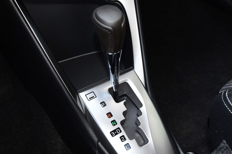 2015款 1.5G 自动橙色限量版 内饰