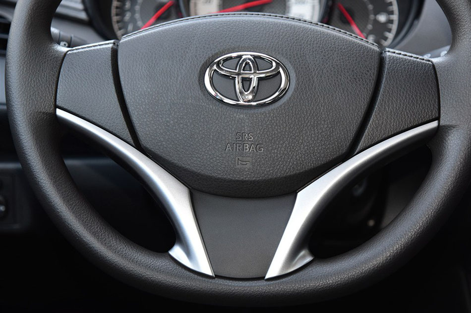 2015款 1.5G 自动橙色限量版 内饰