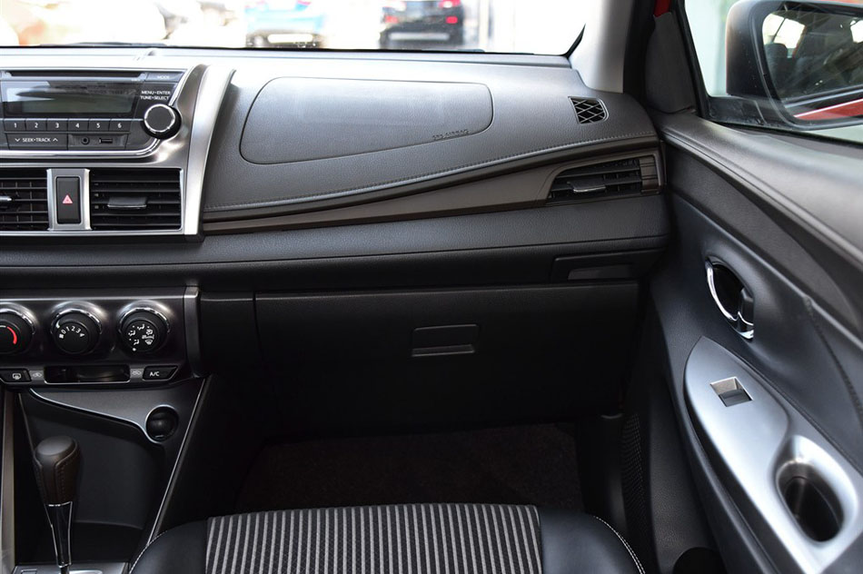 2015款 1.5G 自动橙色限量版 内饰