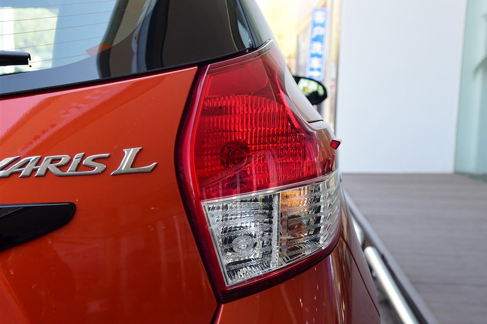 2015款 1.5G 自动橙色限量版 细节