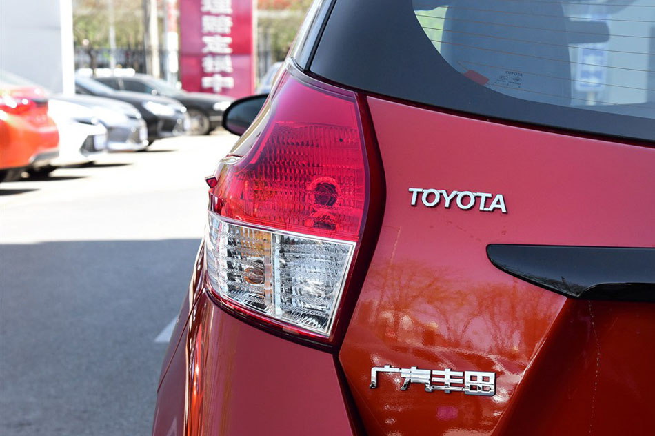 2015款 1.5G 自动橙色限量版 细节