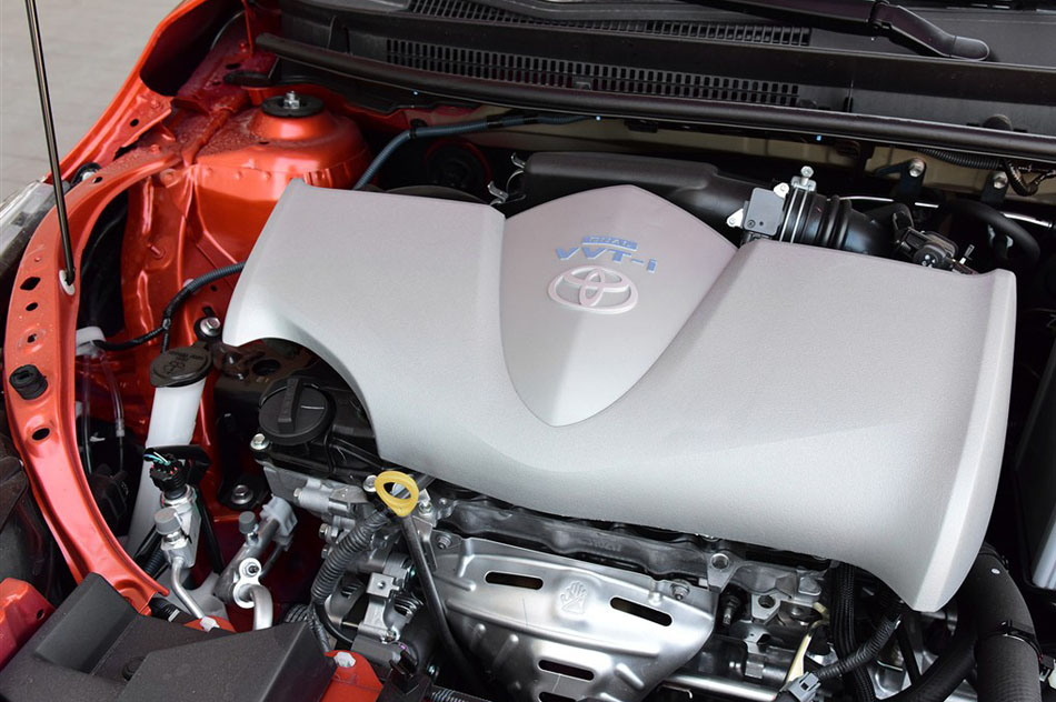 2015款 1.5G 自动橙色限量版 引擎底盘