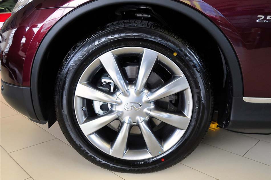 2013款 2.5L 两驱尊雅版 其他