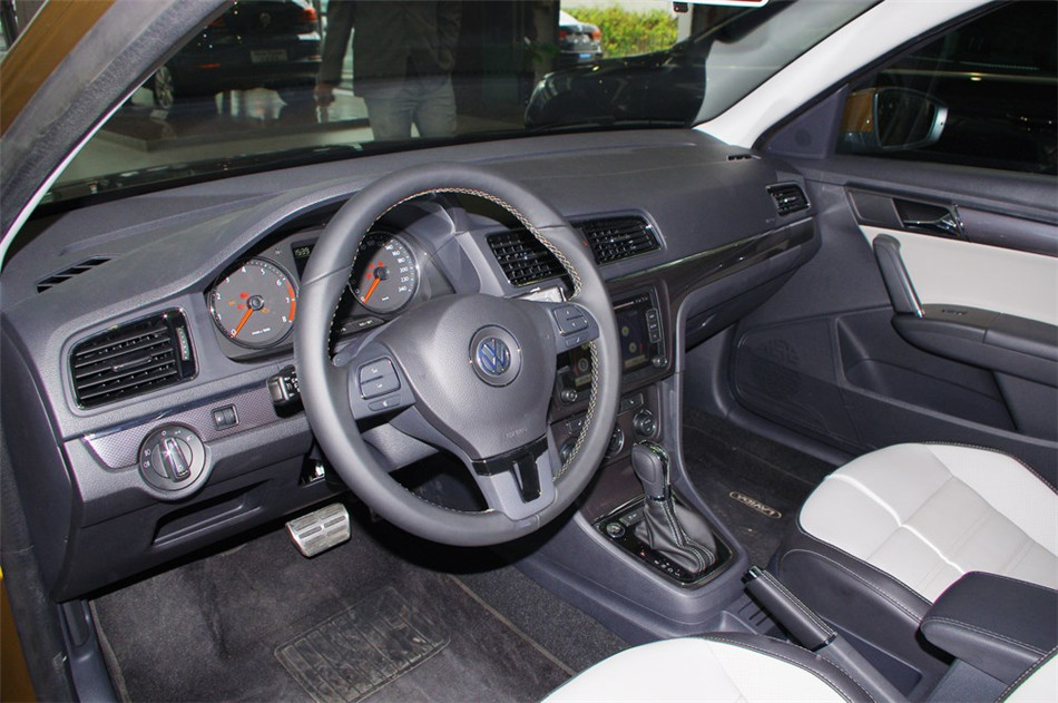 朗境  2014款 1.4TSI DSG 内饰