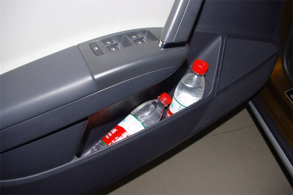 朗境  2014款 1.4TSI DSG 座椅空间