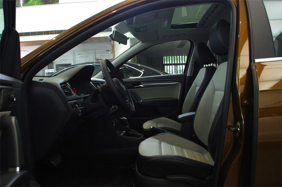 朗境  2014款 1.4TSI DSG 座椅空间