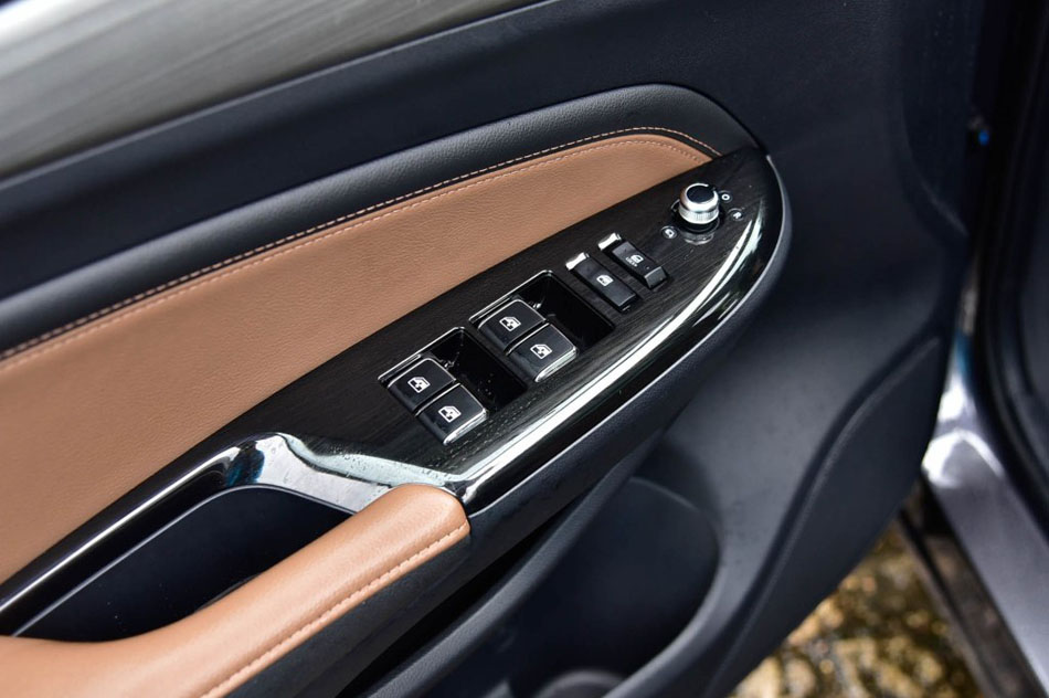 2017款 尚酷版 1.5T 自动锋领型 座椅空间