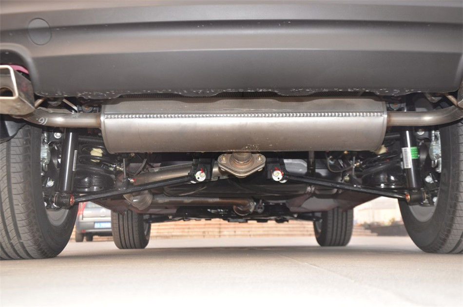 2014款 2.0L CVT 家尊版 引擎底盘