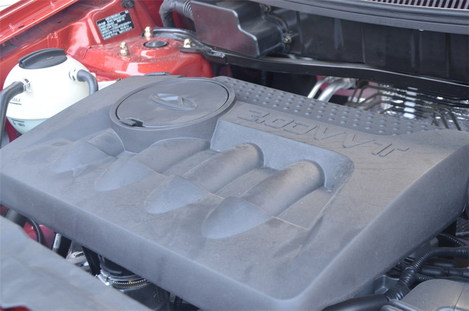 2014款 2.0L CVT 家尊版 引擎底盘
