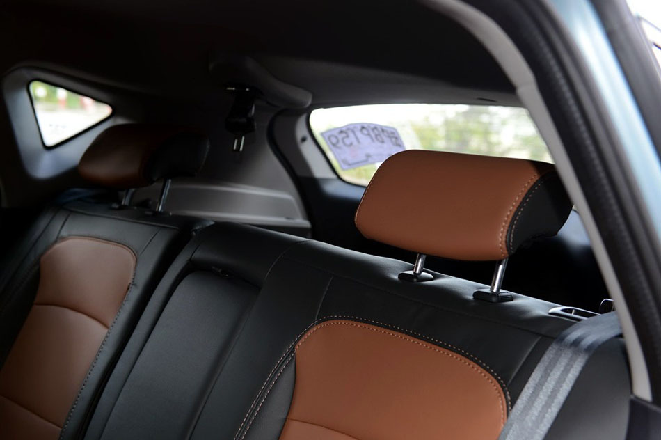 2015款 1.5T CVT智尊型 座椅空间