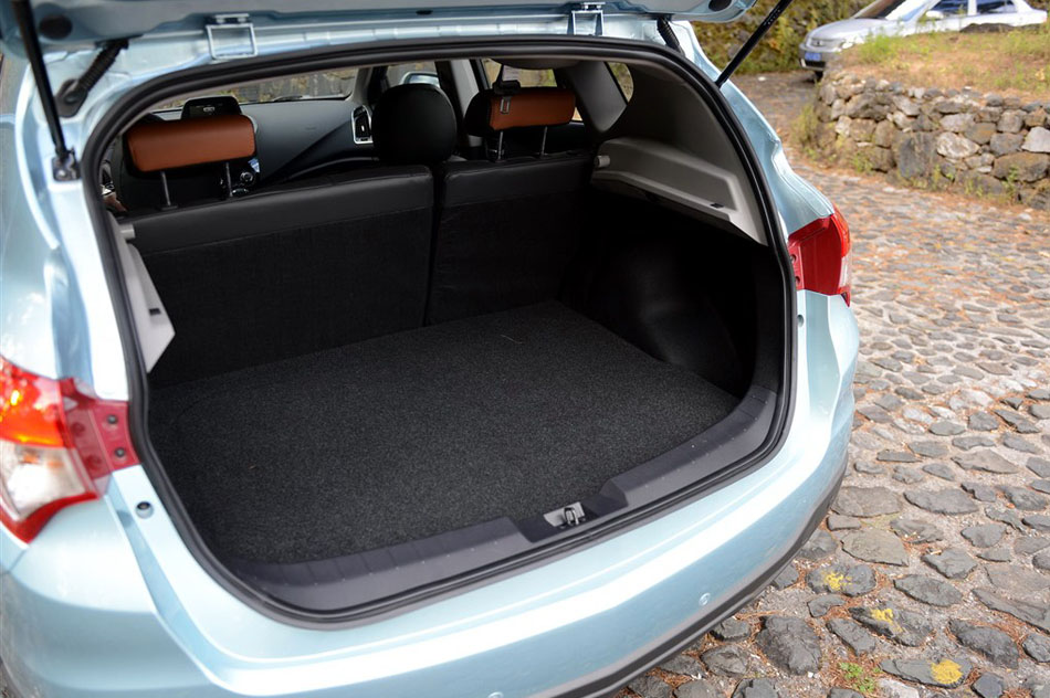 2015款 1.5T CVT智尊型 座椅空间