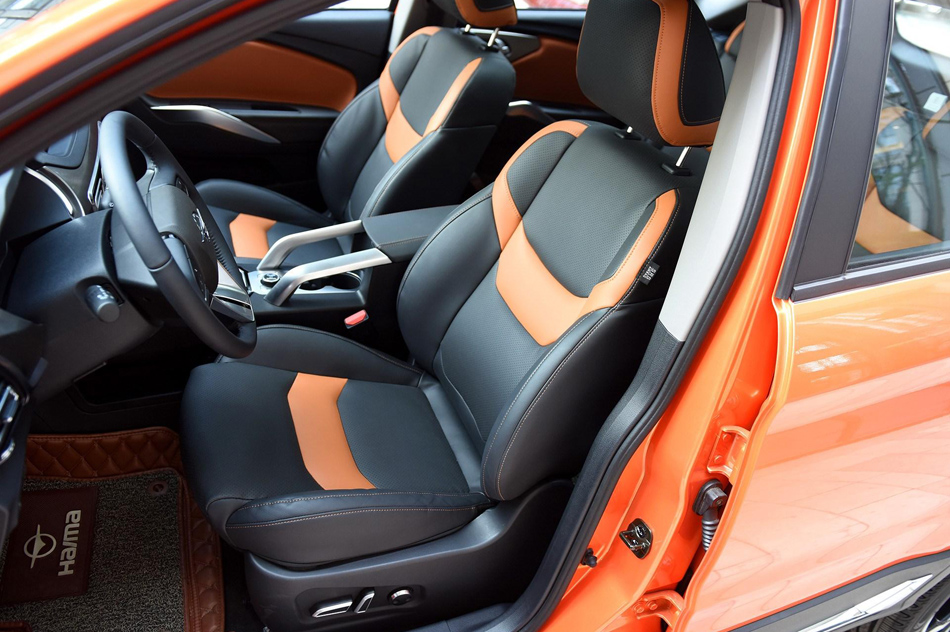 2019款 230T 自动智联旗舰型 座椅空间