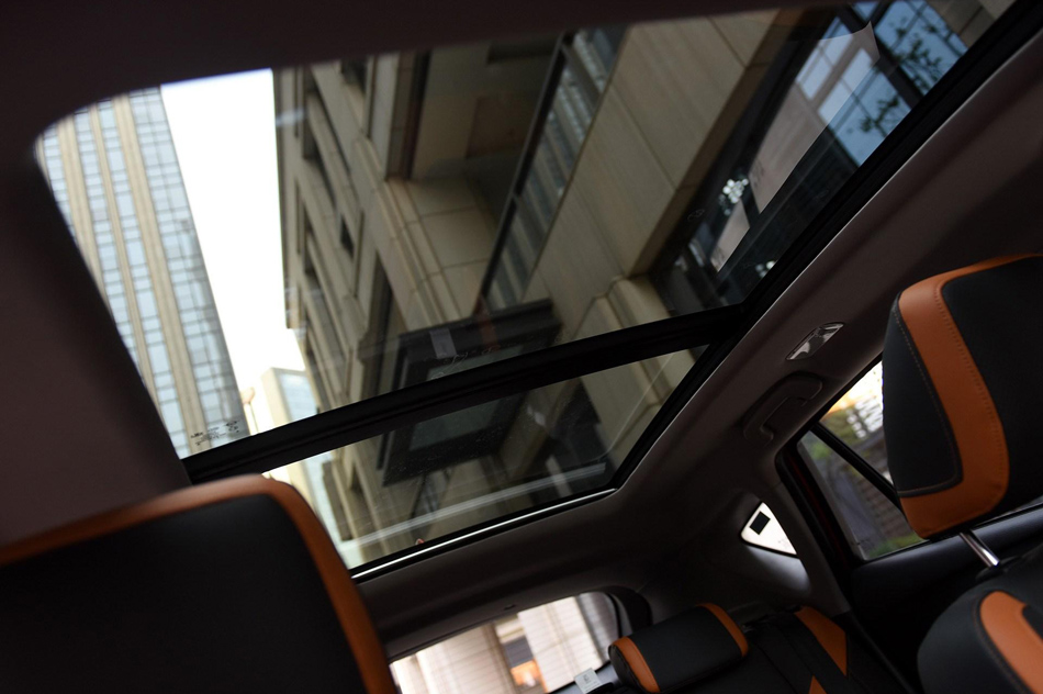 2019款 230T 自动智联旗舰型 座椅空间