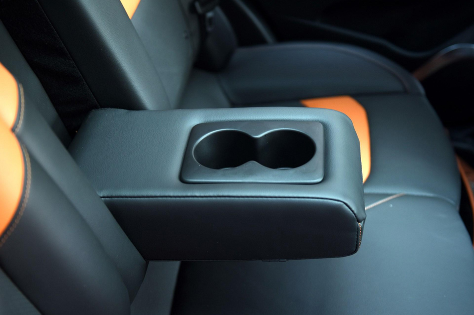 2019款 230T 自动智联旗舰型 座椅空间