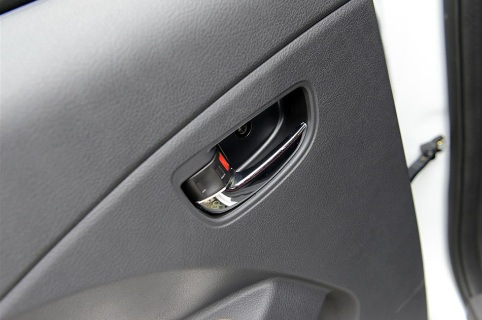 2014款 1.5L 手动豪华型 座椅空间