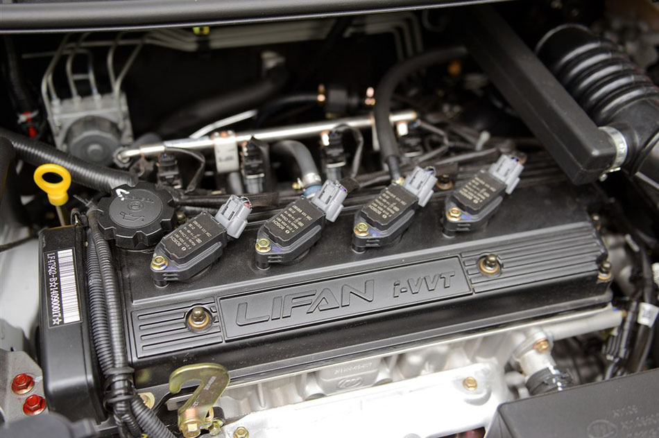 2014款 1.5L 手动豪华型 引擎底盘