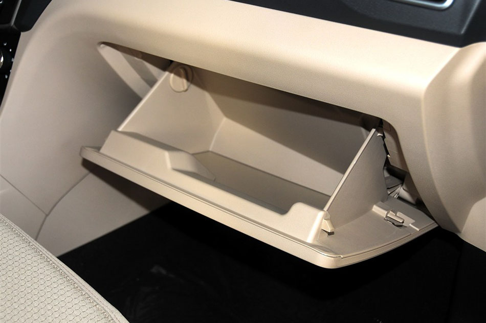 2015款 1.5L 手动够真版 内饰