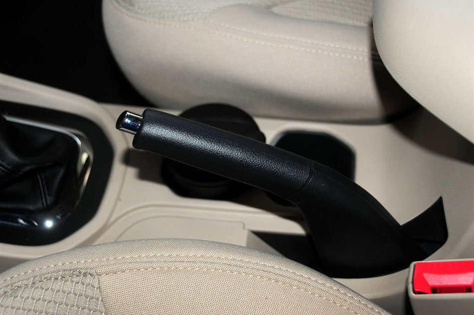 2015款 1.5L 手动够真版 内饰