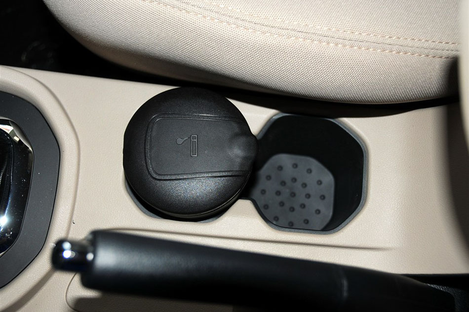 2015款 1.5L 手动够真版 内饰