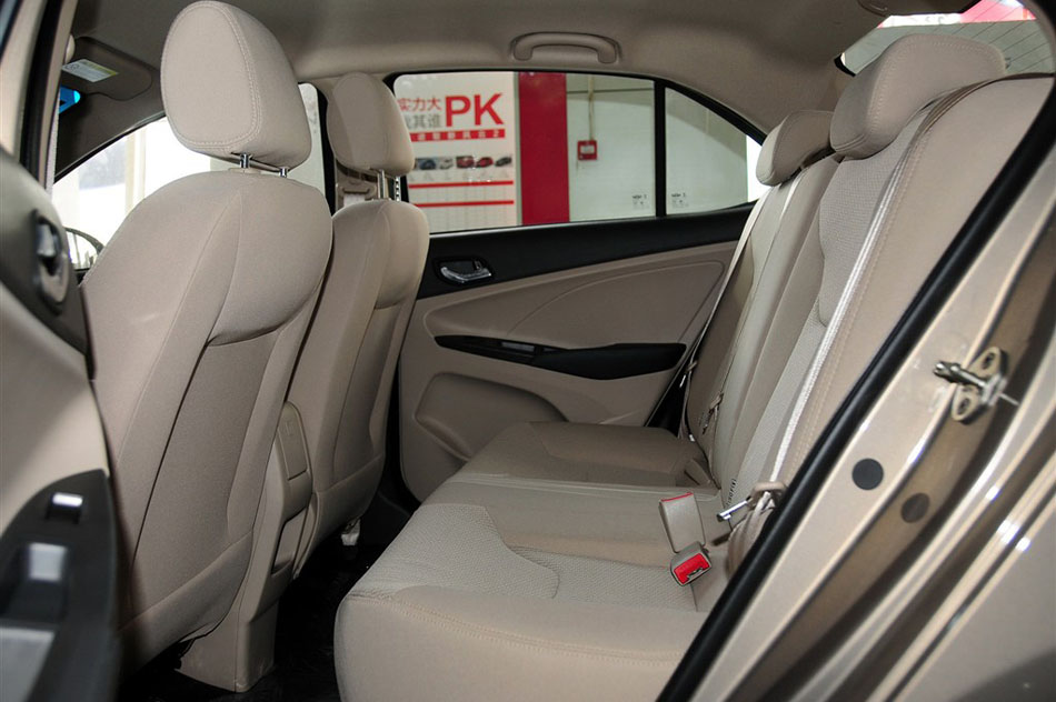 2015款 1.5L 手动够真版 空间