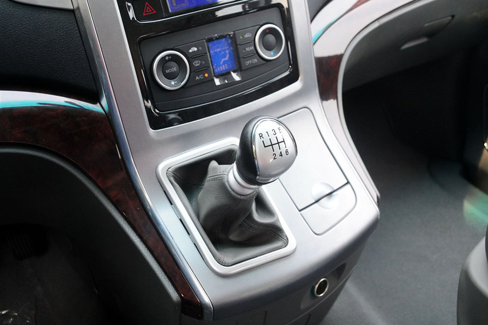 2014款 2.4L 商务型 内饰